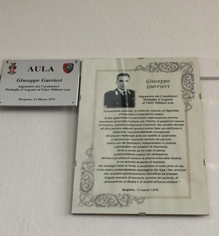 Foto della targa commemorativa